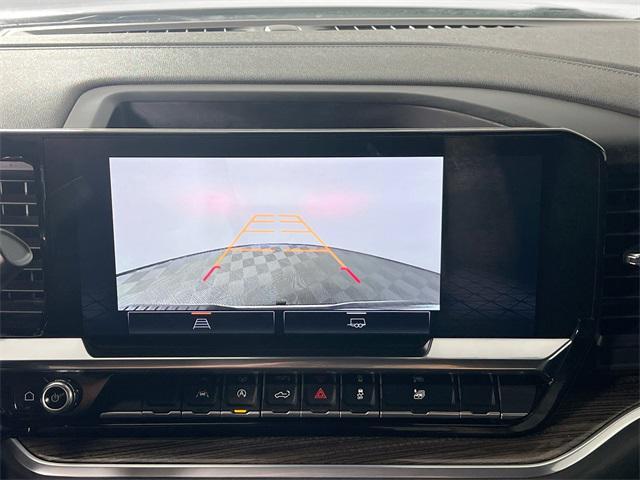 Photo of 2022 Summit White GMC Sierra 1500