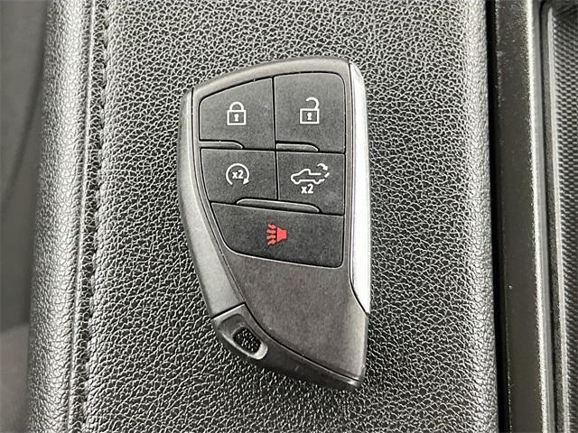 Photo of 2022 Summit White GMC Sierra 1500