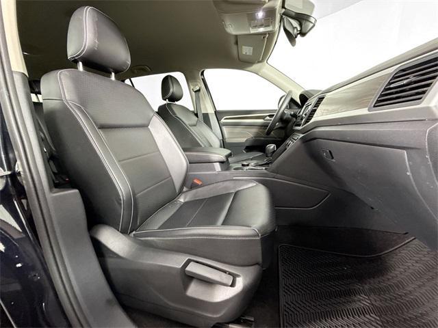 Photo of 2022 Deep Black Volkswagen Atlas