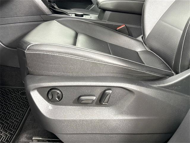 Photo of 2022 Deep Black Volkswagen Atlas