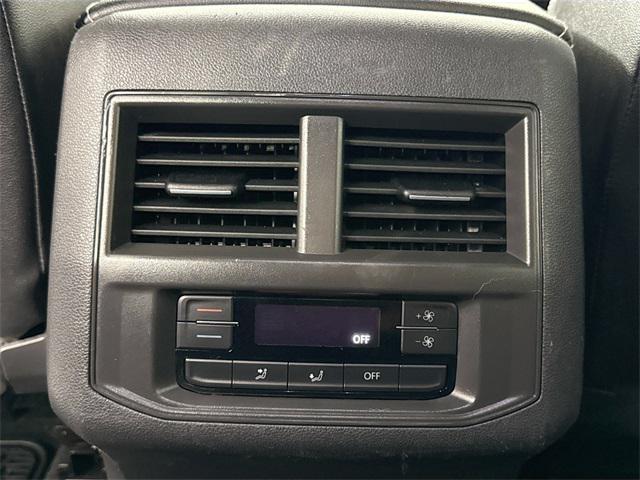 Photo of 2022 Deep Black Volkswagen Atlas