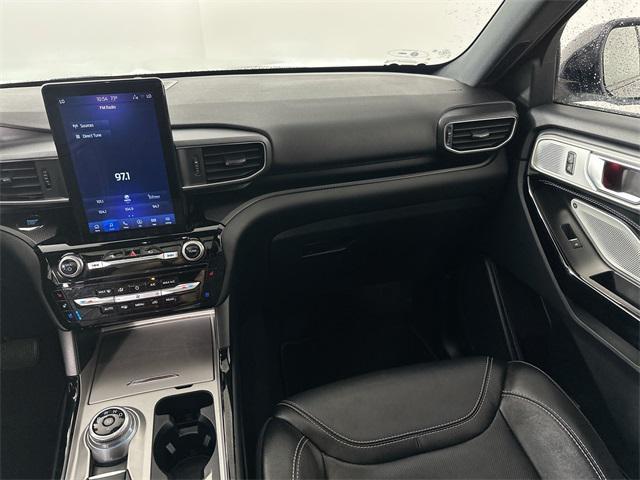 Photo of 2022 Agate Black Metallic Ford Explorer