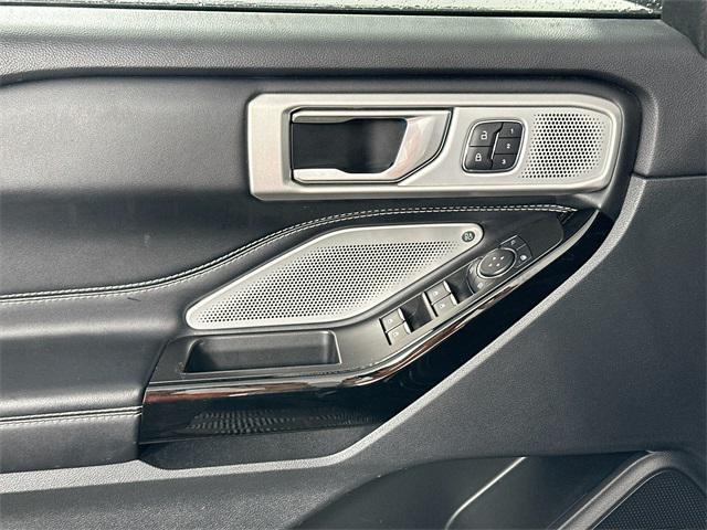 Photo of 2022 Agate Black Metallic Ford Explorer