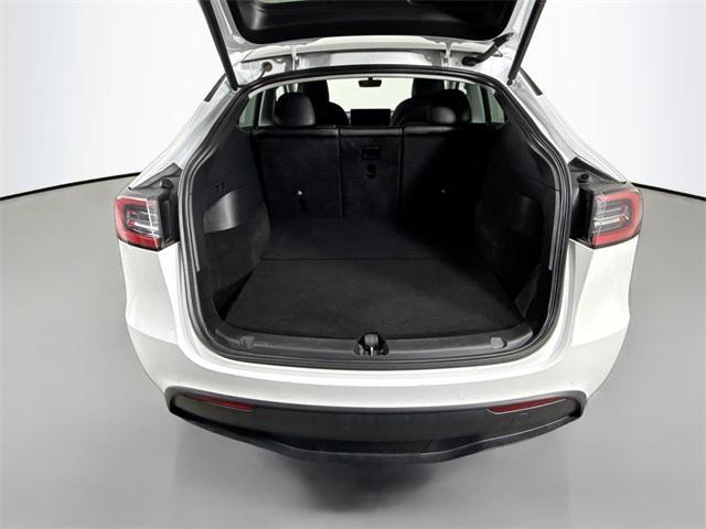 Photo of 2022 Pearl White Multi-Coat Tesla Model Y