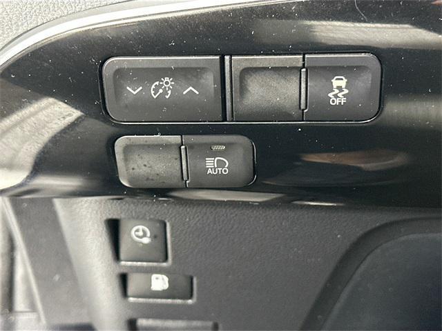 Photo of 2018 Classic Silver Metallic Toyota Prius Prime