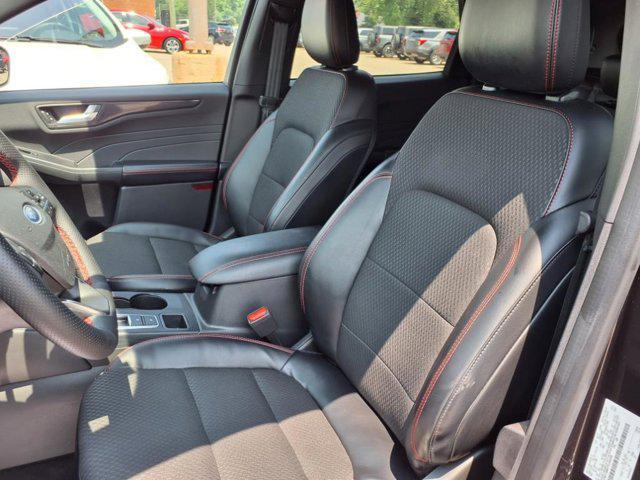 Photo of 2023 Agate Black Metallic Ford Escape