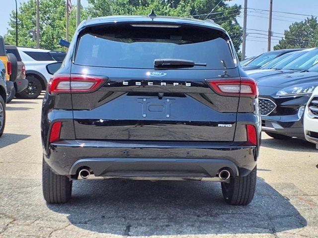 Photo of 2023 Agate Black Metallic Ford Escape