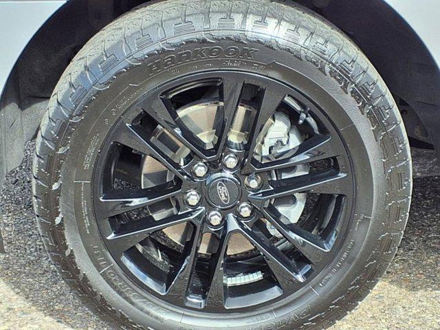 Photo of 2022 Iconic Silver Metallic Ford Expedition
