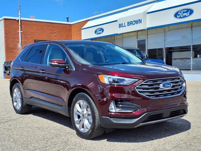 Photo of 2023 Burgundy Velvet Metallic Tinted Clearcoat Ford Edge