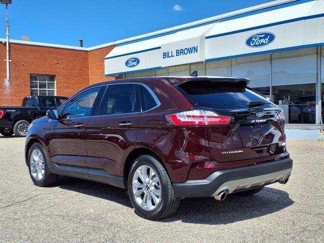 Photo of 2023 Burgundy Velvet Metallic Tinted Clearcoat Ford Edge