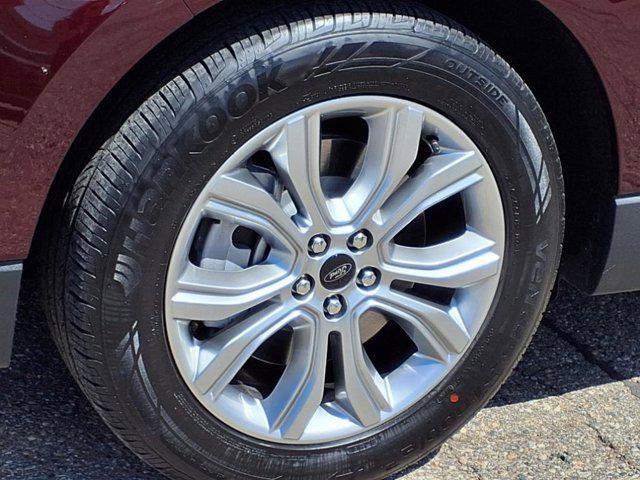 Photo of 2023 Burgundy Velvet Metallic Tinted Clearcoat Ford Edge