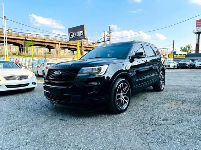 Photo of 2018 Black Ford Explorer