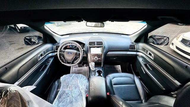 Photo of 2018 Black Ford Explorer