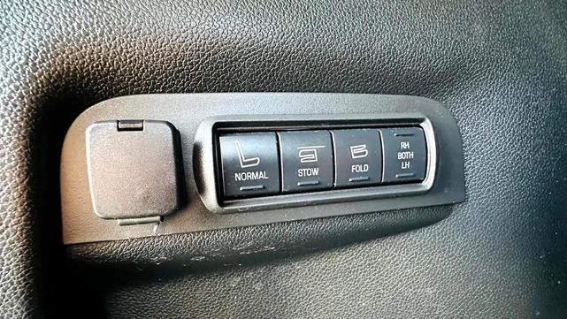 Photo of 2018 Black Ford Explorer