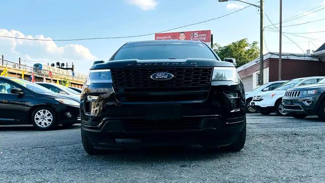 Photo of 2018 Black Ford Explorer