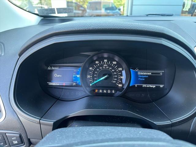 Photo of 2022 Iconic Silver Metallic Ford Edge