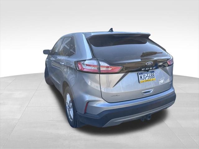 Photo of 2022 Iconic Silver Metallic Ford Edge