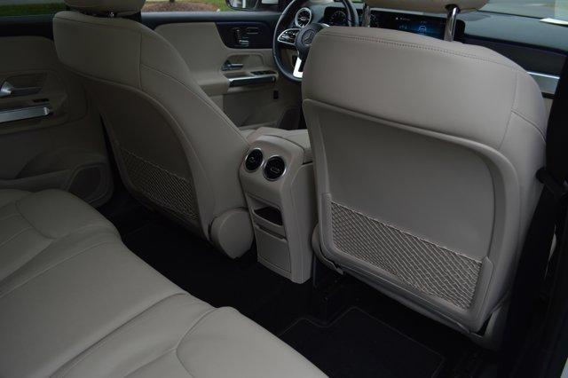 Photo of 2022 Polar White Mercedes-Benz GLB 250
