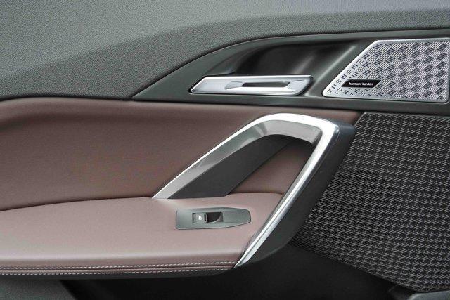 Photo of 2024 Mineral White Metallic BMW X1