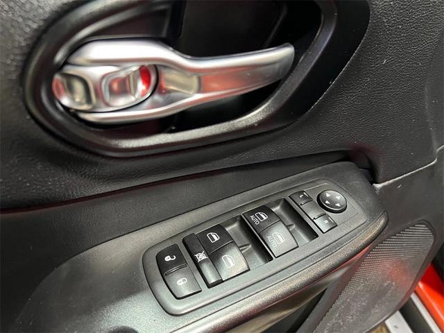 Photo of 2021 Spitfire Orange Clearcoat Jeep Cherokee