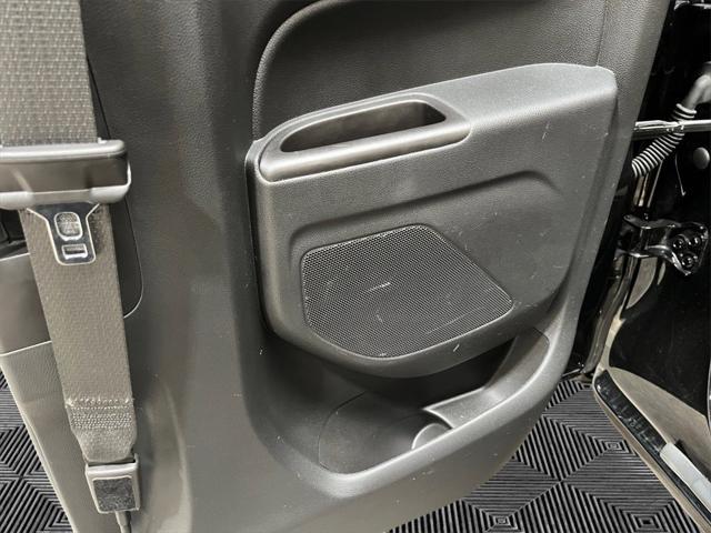 Photo of 2021 Onyx Black GMC Canyon
