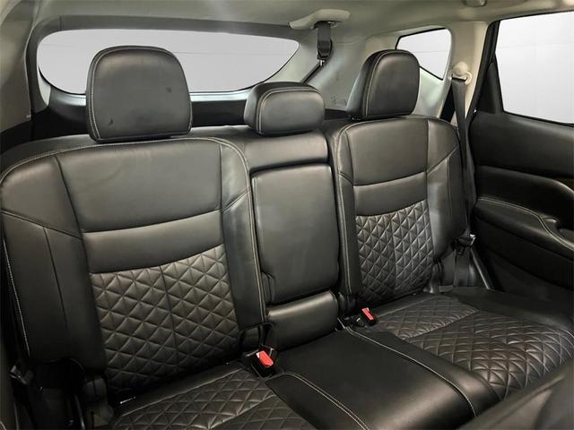 Photo of 2021 Pearl White Tricoat Nissan Murano