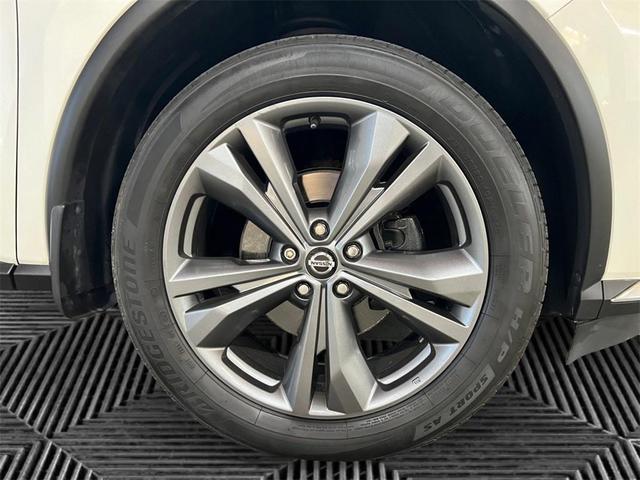 Photo of 2021 Pearl White Tricoat Nissan Murano