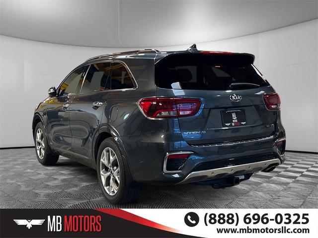 Photo of 2020 Gravity Grey Kia Sorento