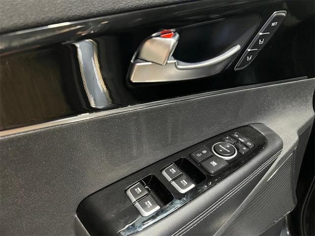 Photo of 2020 Gravity Grey Kia Sorento
