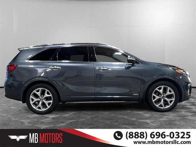 Photo of 2020 Gravity Grey Kia Sorento