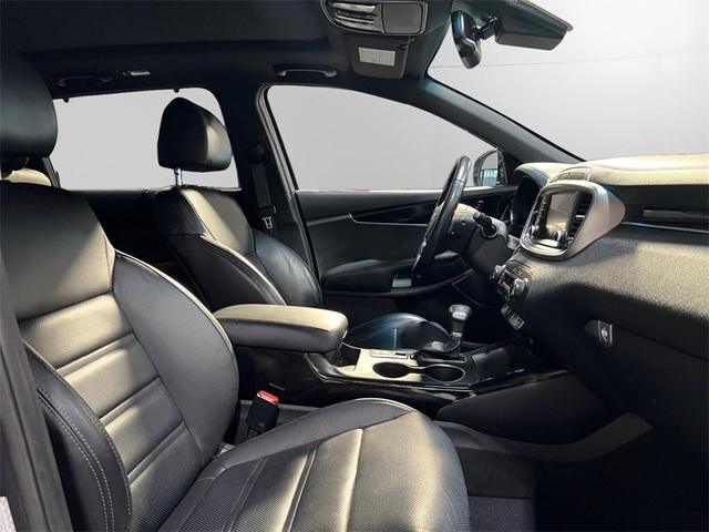 Photo of 2020 Gravity Grey Kia Sorento