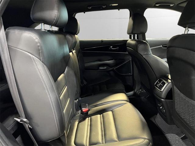 Photo of 2020 Gravity Grey Kia Sorento