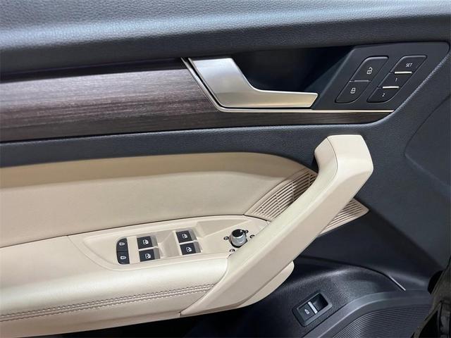 Photo of 2022 Mythos Black Metallic Audi Q5