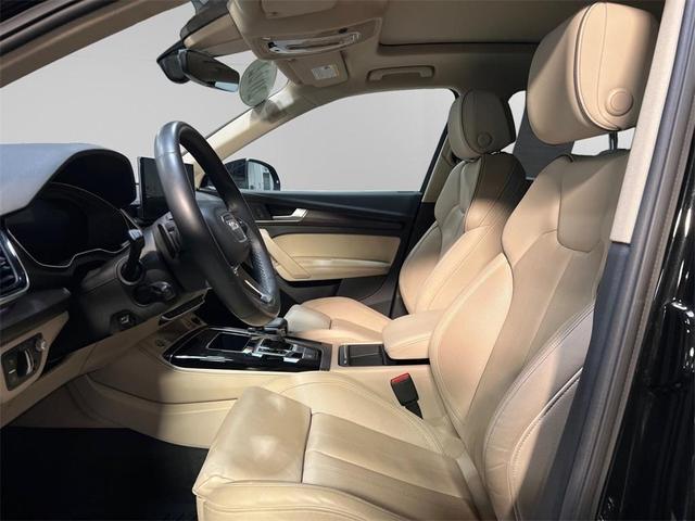 Photo of 2022 Mythos Black Metallic Audi Q5