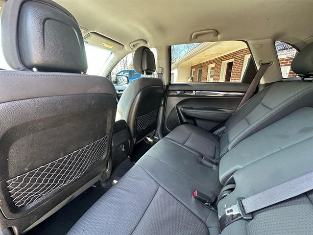 Photo of 2013 Ebony Black Kia Sorento
