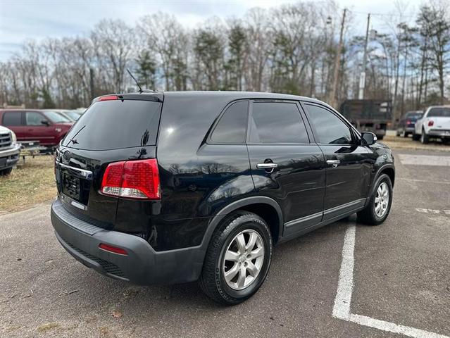 Photo of 2013 Ebony Black Kia Sorento