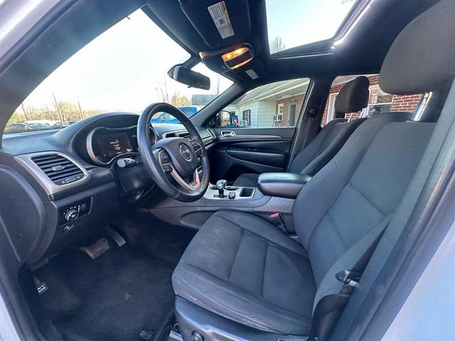 Photo of 2014 Bright White Clearcoat Jeep Grand Cherokee