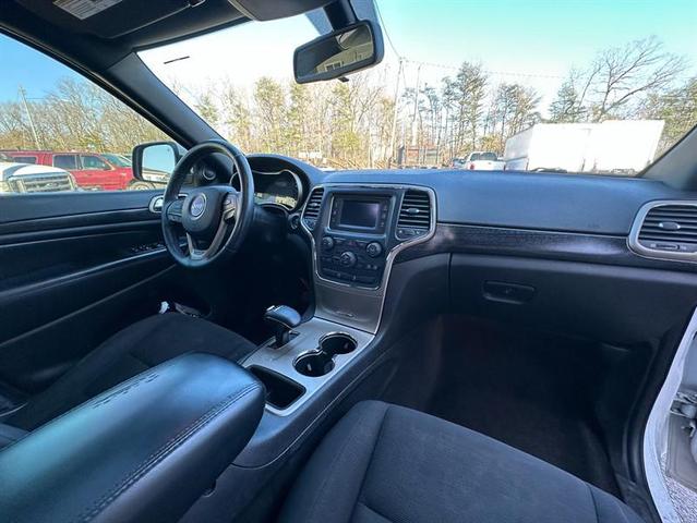 Photo of 2014 Bright White Clearcoat Jeep Grand Cherokee