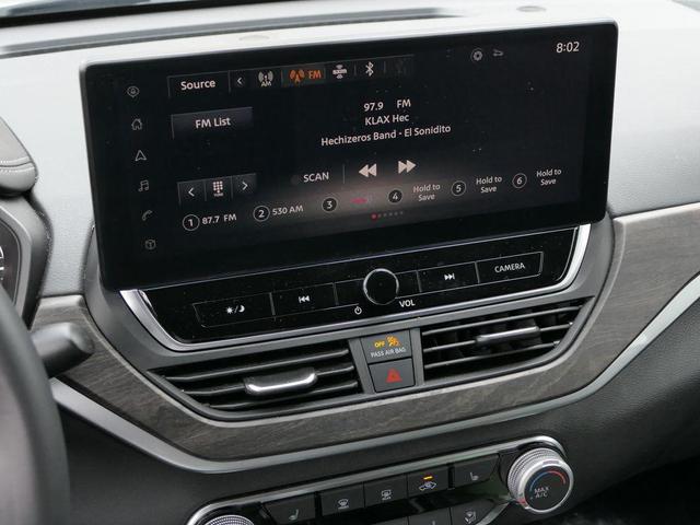 Photo of 2024 Brilliant Silver Metallic Nissan Altima