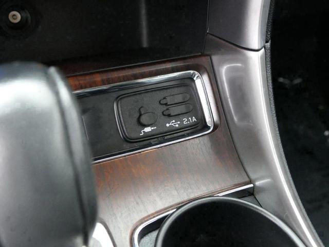 Photo of 2022 Ice Silver Metallic Subaru Ascent