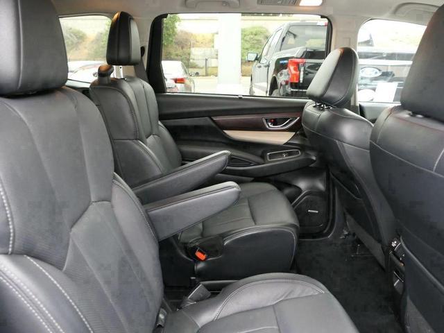 Photo of 2022 Ice Silver Metallic Subaru Ascent