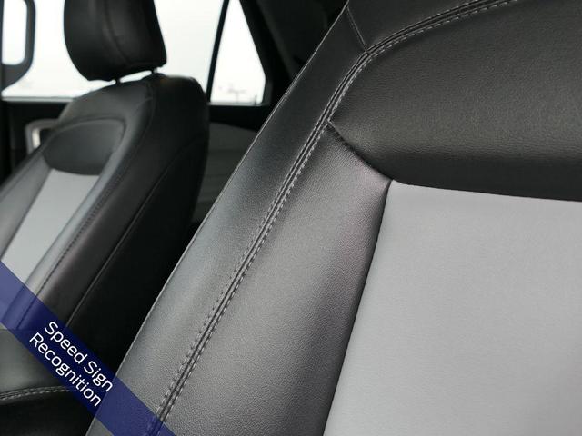 Photo of 2022 Iconic Silver Metallic Ford Explorer