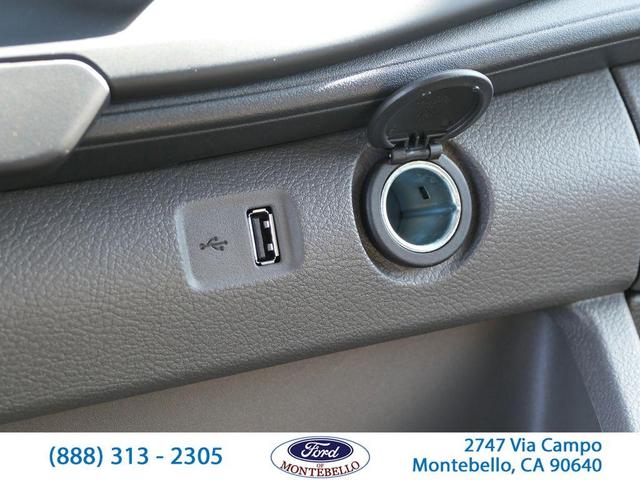 Photo of 2025 Oxford White Ford Transit-250