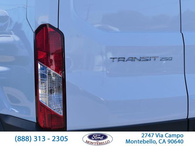 Photo of 2025 Oxford White Ford Transit-250