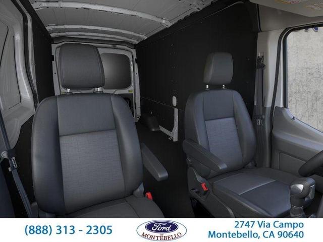 Photo of 2025 Oxford White Ford Transit-250