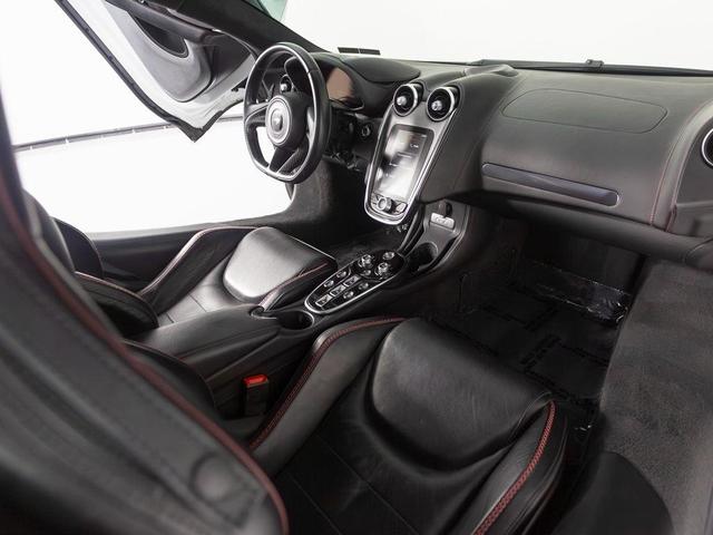 Photo of 2022 Silica White McLaren GT