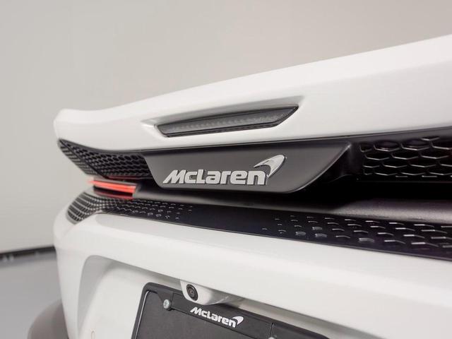 Photo of 2022 Silica White McLaren GT