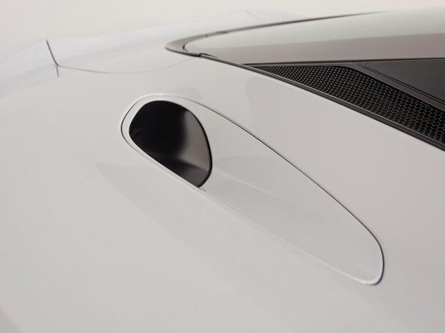 Photo of 2022 Silica White McLaren GT