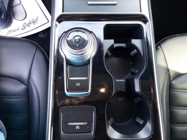 Photo of 2020 BLACK Ford Edge