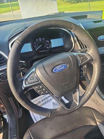 Photo of 2020 BLACK Ford Edge